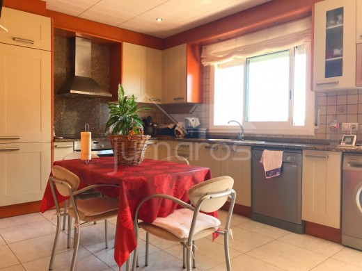 4 chambres, 125 m2, terrasse 35 m2, 2 parkings