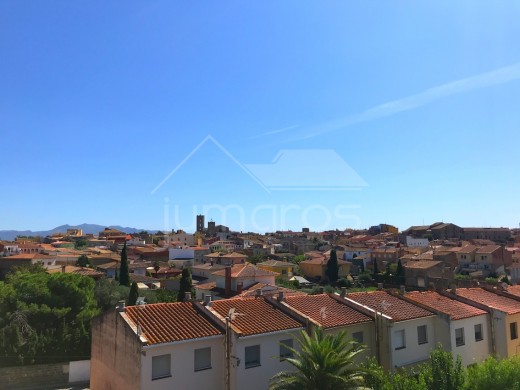 4 chambres, 125 m2, terrasse 35 m2, 2 parkings