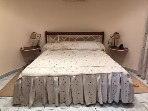 Maison avec piscine et amarre privée