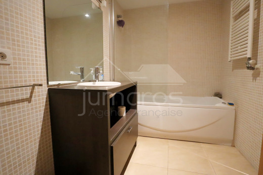 OPPORTUNITÉ! appartement moderne en 1ère ligne de mer