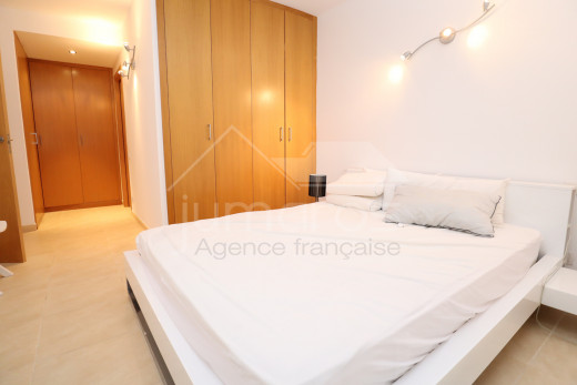 OPPORTUNITÉ! appartement moderne en 1ère ligne de mer