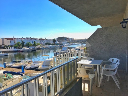 43m2, vue canal, parking et amarre privés