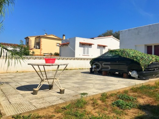 Maison avec grand terrain à Castelló d'Empuries