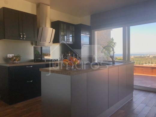 Maison moderne avec vue imprenable sur la baie de Roses