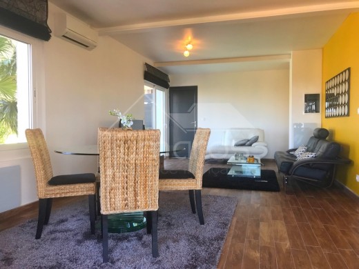 Maison moderne avec vue imprenable sur la baie de Roses