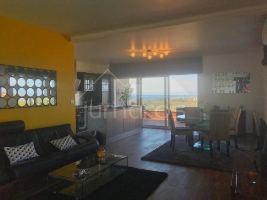 Maison moderne avec vue imprenable sur la baie de Roses