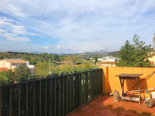 6 chambres, 413m2, village historique
