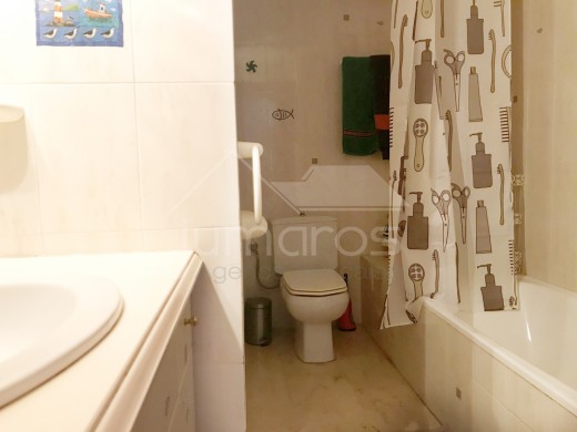 46m2, terrasse 13m2, amarre privée voilier, proche centre