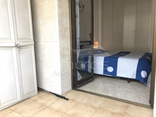 46m2, terrasse 13m2, amarre privée voilier, proche centre