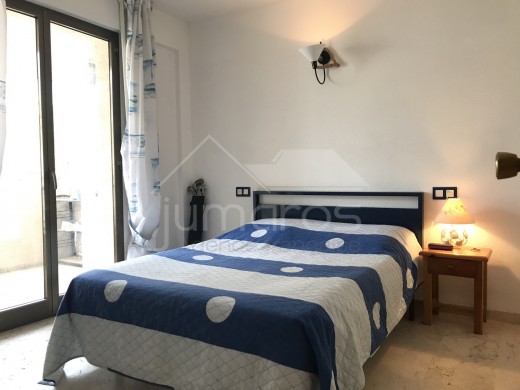 46m2, terrasse 13m2, amarre privée voilier, proche centre