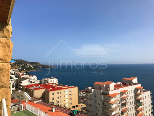 64m2, 2 chambres, vue mer, terrasse couverte, parking