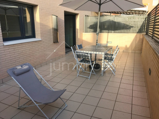 2 chambres, terrasse 35m2, piscine