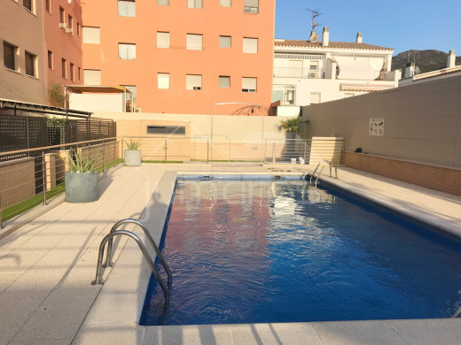 2 chambres, terrasse 35m2, piscine