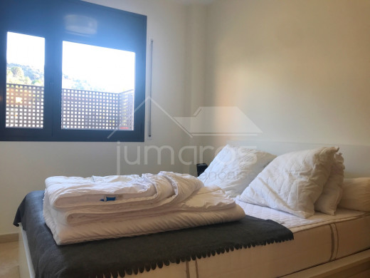 2 chambres, terrasse 35m2, piscine
