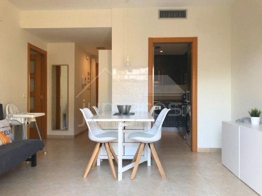 2 chambres, terrasse 35m2, piscine