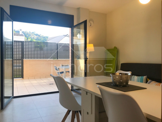 2 chambres, terrasse 35m2, piscine