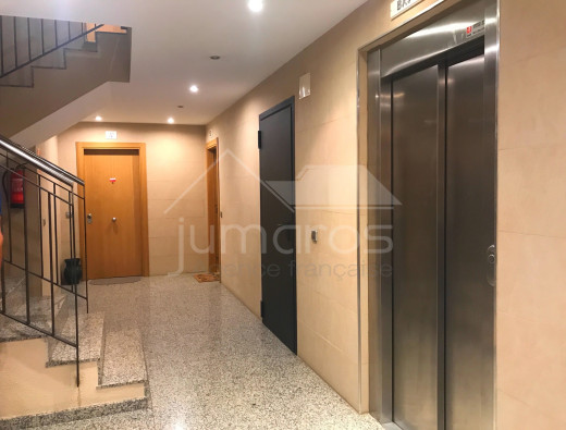 2 chambres, terrasse 35m2, piscine