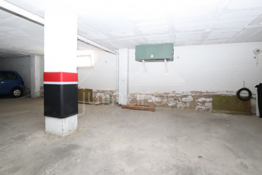 Appartement rénové avec  parking et amarre