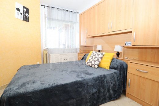 Appartement rénové avec  parking et amarre