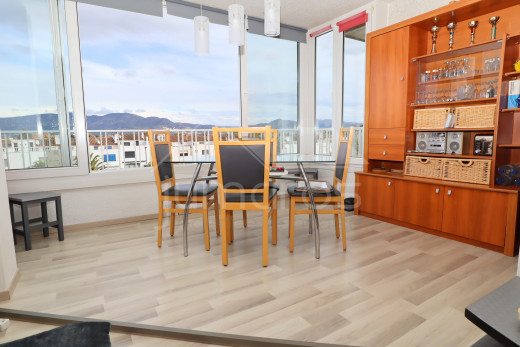 Appartement rénové avec  parking et amarre