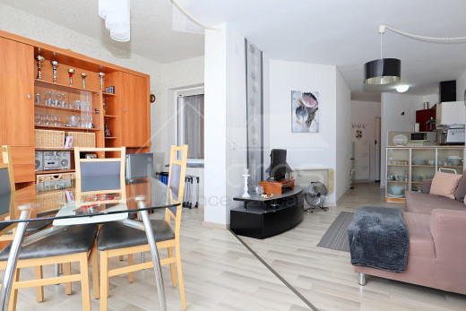 Appartement rénové avec  parking et amarre