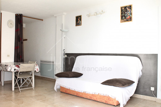 Coquet appartement de 40m2 en 1ère ligne de mer, Roses