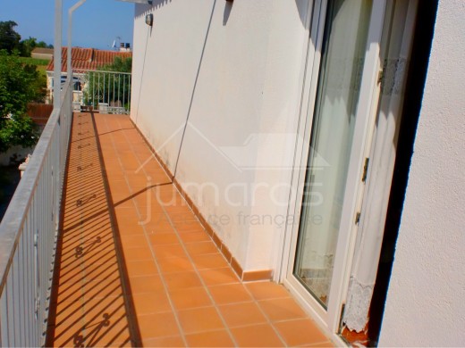 3 chambres, garage pour 3 voitures, possible piscine