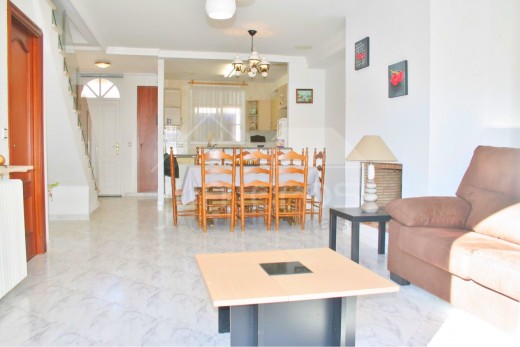 4 chambres, 183m2, piscine, 100 m de la plage d'Empuriabrava