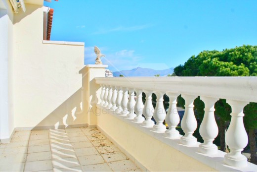 4 chambres, 183m2, piscine, 100 m de la plage d'Empuriabrava