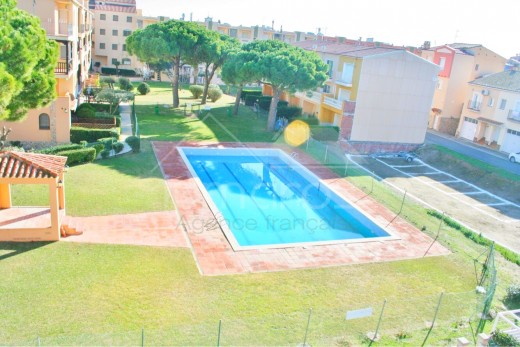 4 chambres, 183m2, piscine, 100 m de la plage d'Empuriabrava