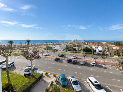 Appartement vue mer et canal à 50 m de la plage Empuriabrava