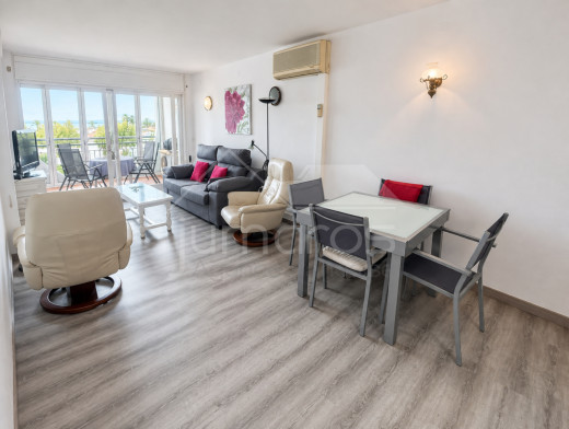 Appartement vue mer et canal à 50 m de la plage Empuriabrava