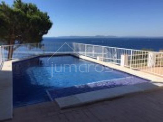 Appartement avec vue mer et piscine