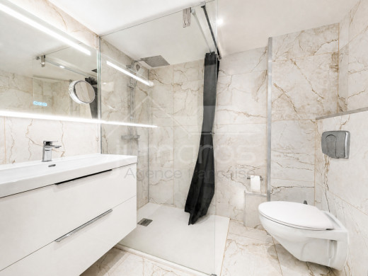 Flat with a side sea view, swimming pool and tennis court in Santa Margarita, Roses