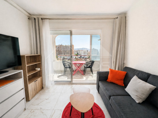 Flat with a side sea view, swimming pool and tennis court in Santa Margarita, Roses