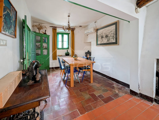 Charmante maison à rénover à Rabos, idéalement située entre plages et frontière française