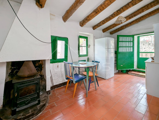 Charmante maison à rénover à Rabos, idéalement située entre plages et frontière française