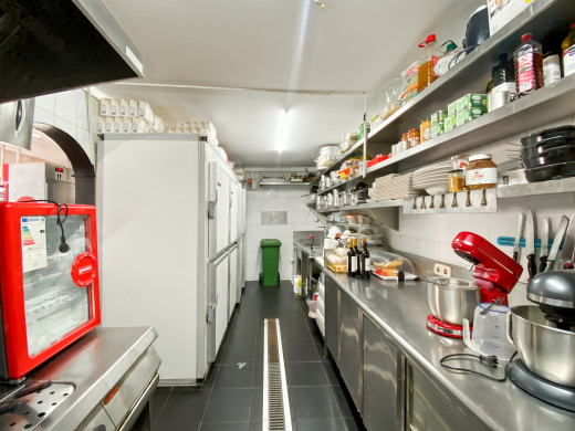 Restaurant mit Wohnung zum Verkauf in L'Escala