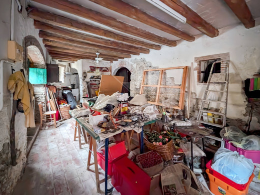 Charmante maison à rénover à Rabos, idéalement située entre plages et frontière française