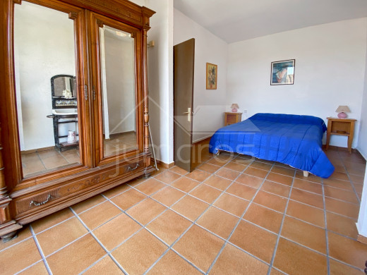 Maison traversante au coeur du village de Vilamaniscle, Espagne