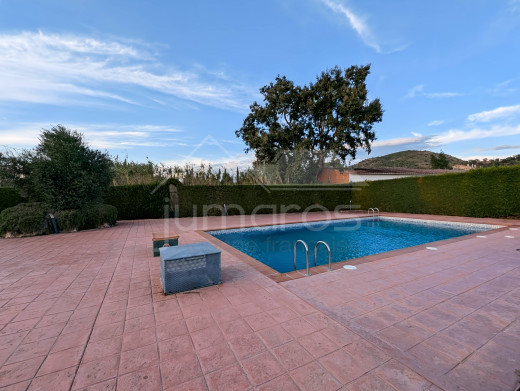 Appartement 3 chambres et piscine à Vilajuïga
