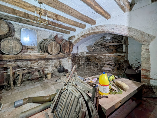 Charmante maison à rénover à Rabos, idéalement située entre plages et frontière française