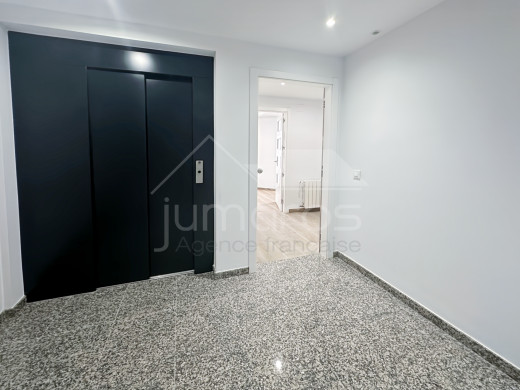 Piso de nueva construcción en venta en Figueres