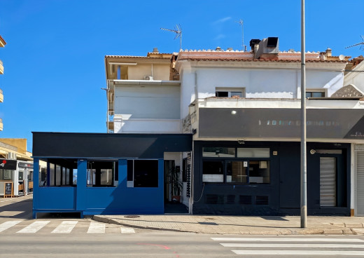 Restaurant mit Wohnung zum Verkauf in L'Escala
