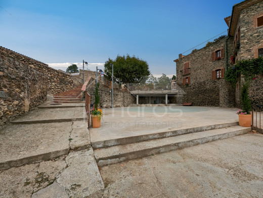 Charmante maison à rénover à Rabos, idéalement située entre plages et frontière française
