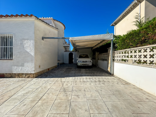 Casa, 4 dormitorios con piscina y garaje