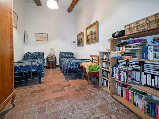 Charmante maison à rénover à Rabos, idéalement située entre plages et frontière française