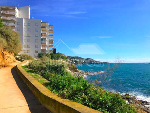 3 chambres, 83 m2, vue mer et parking privé