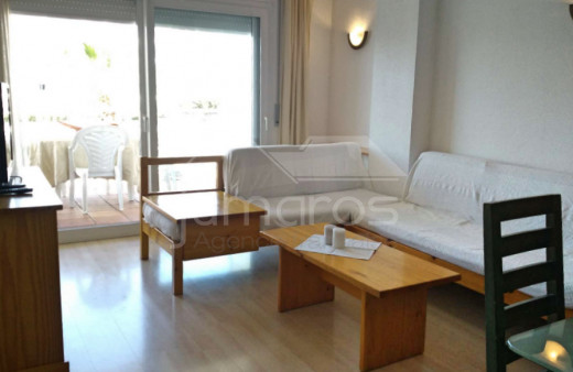2 bedrooms, 10m2 terrace, 1st floor, secure residence with swimming pool.