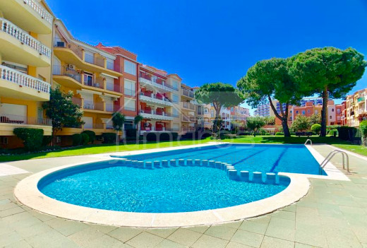 70m2, 2 chambres, moderne avec piscine communautaire